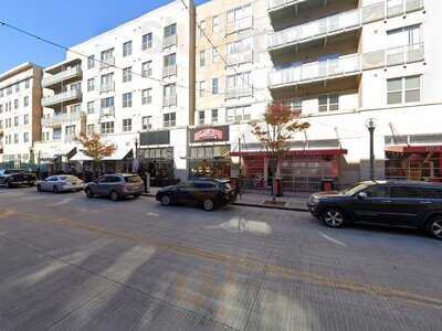 Joella's Hot Chicken At The Banks