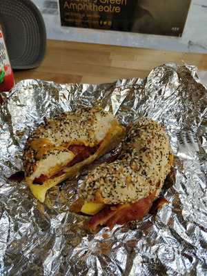Moe's Broadway Bagel