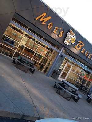 Moe's Broadway Bagel
