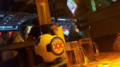 Ojos Locos Sports Cantina