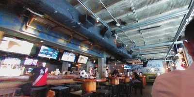 Ojos Locos Sports Cantina