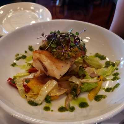 Hugo’s Frog Bar & Chop House