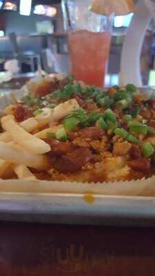 Ducky's Sports Lounge &  Restaurant