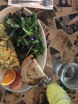 Americana Restaurant