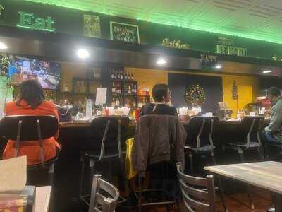 Daisy Mae's Southern Fried Chicken & Breakfast