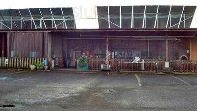 Lucky Labrador Brew Pub