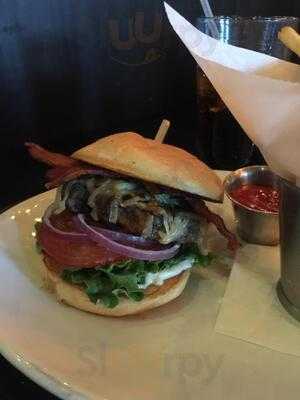 Stone Werks Big Rock Grille, The Vineyard