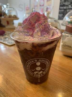 Saadia's Juice Box & Yoga Bar