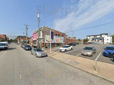 Saadia's Juice Box & Yoga Bar