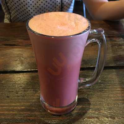 Yeganeh Bakery & Cafe