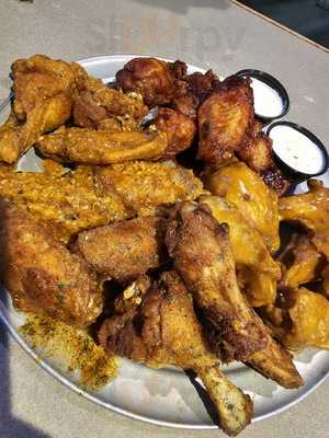 Pluckers Wing Bar