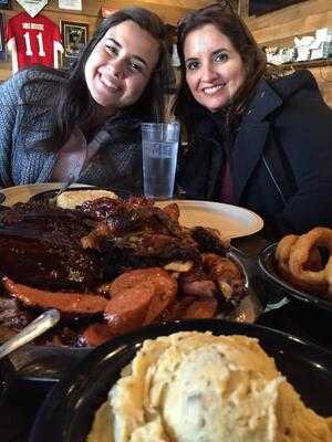 Bbq House Bar & Grill