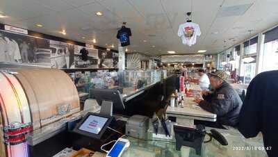 Mel's Drive-in -  Lombard