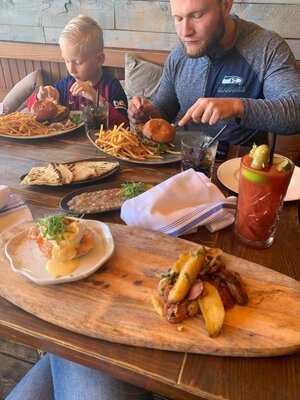 Lique Miami Restaurant & Lounge