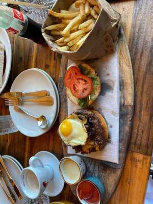 Lique Miami Restaurant & Lounge