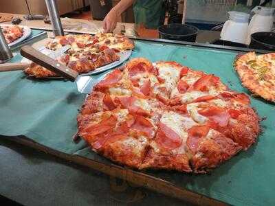 Round Table Pizza