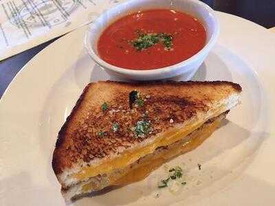 Rockin Cigar Bar And Grill