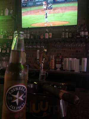 Rockin Cigar Bar And Grill