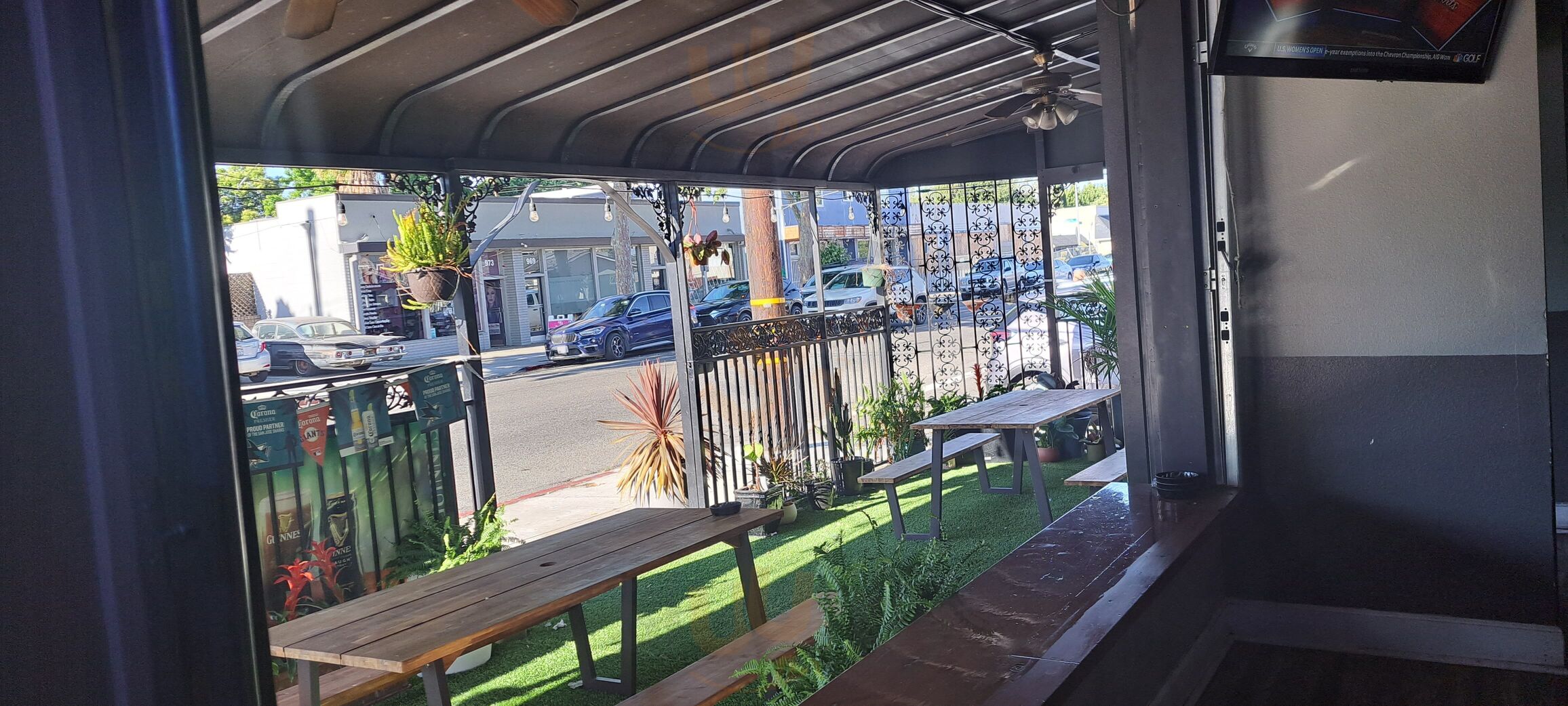 Tony P's Park Avenue Bar And Grill