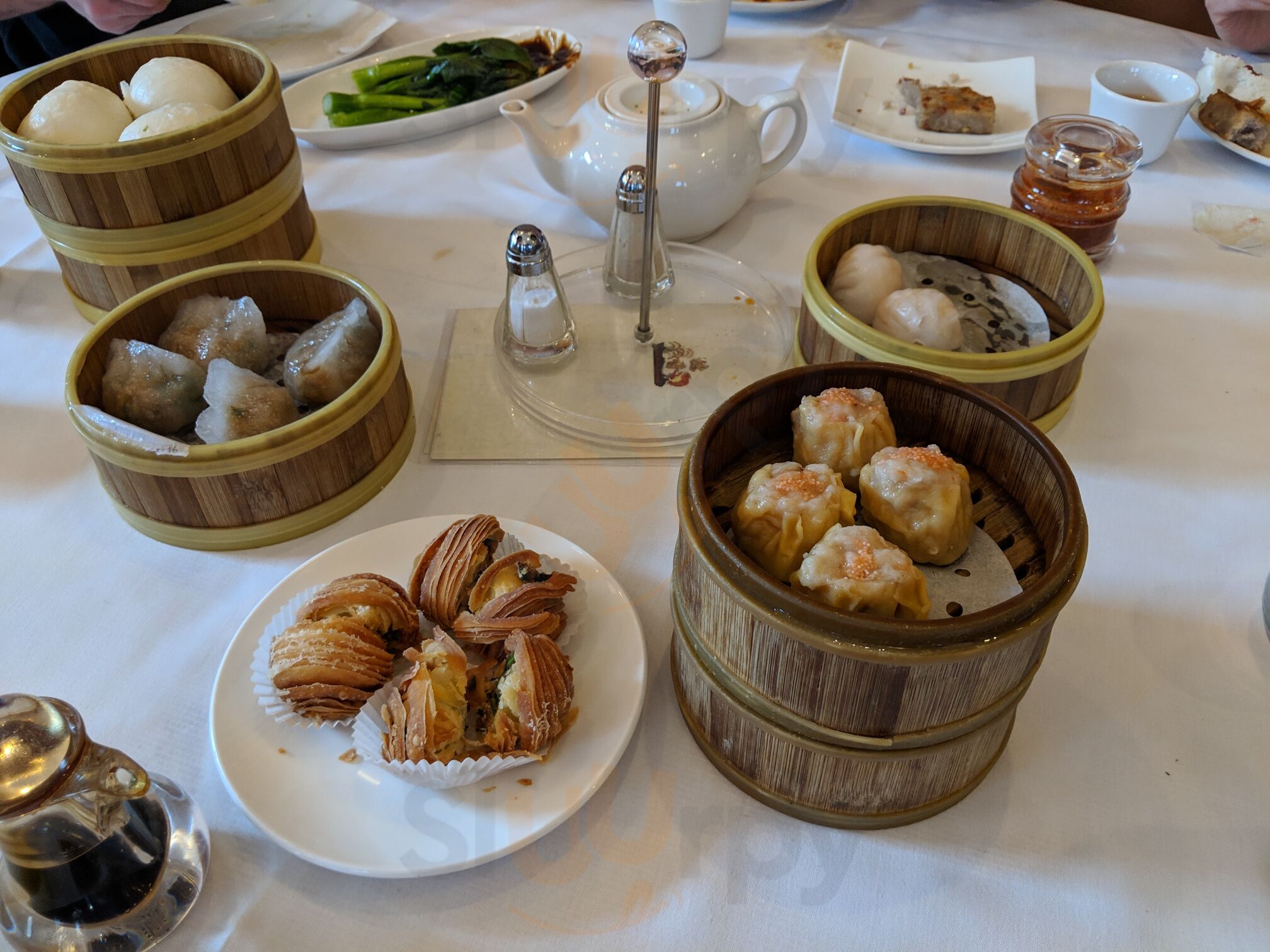 Hong Kong Lounge Ii