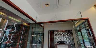 Mitchell's Steakhouse - Crosswoods