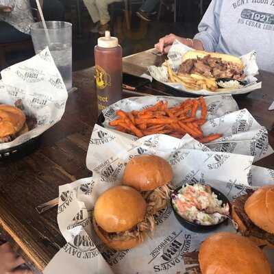 Smokin' Dave's Bbq & Brew