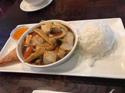 Pin-kaow Thai Cuisine Restaurant