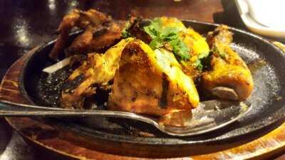 Pin-kaow Thai Cuisine Restaurant