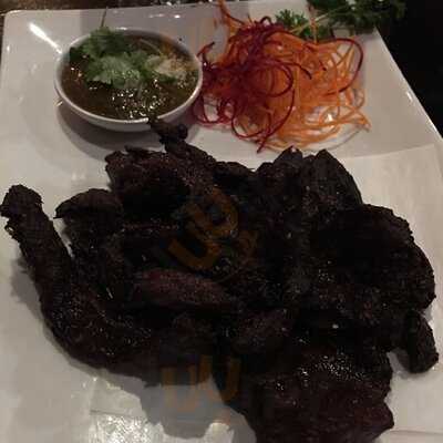 Pin-kaow Thai Cuisine Restaurant