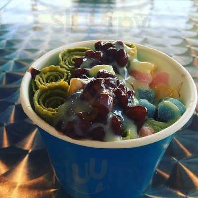 Ice It Yogurt And Sweets