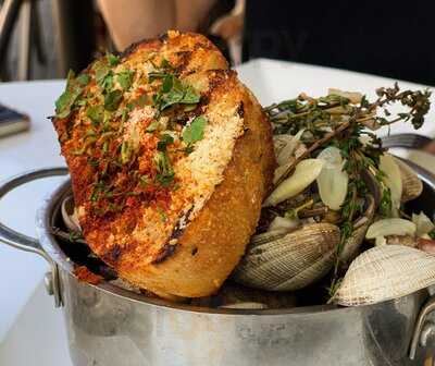 Emc Seafood & Raw Bar