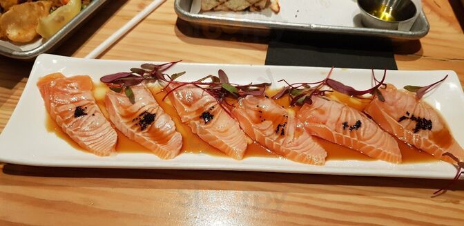 Emc Seafood & Raw Bar