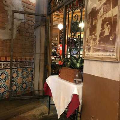 Oyster Bay Seafood & Wine Bar