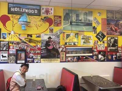 Mike's Chicago Hot Dogs