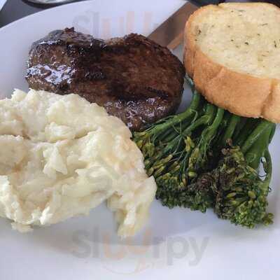 Garden Grille & Bar At Hilton Garden Inn Columbus Airport