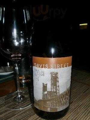 Davis Street Tavern