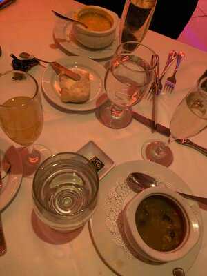 Niles Bar & Restaurant