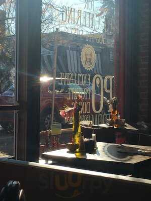 Po' Shines Cafe De La Soul