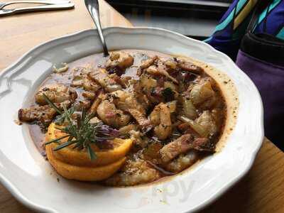 Po' Shines Cafe De La Soul