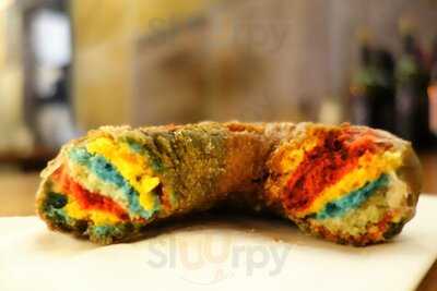 Moe's Doughs Donut Shop