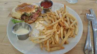 Epicerie Cafe & Grocery