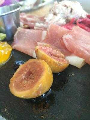 Epicerie Cafe & Grocery