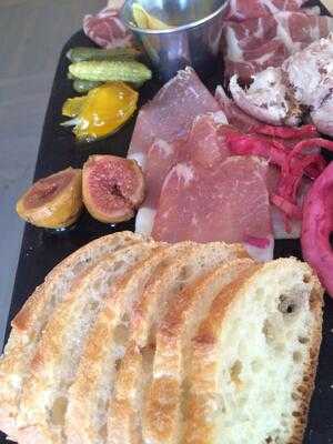 Epicerie Cafe & Grocery