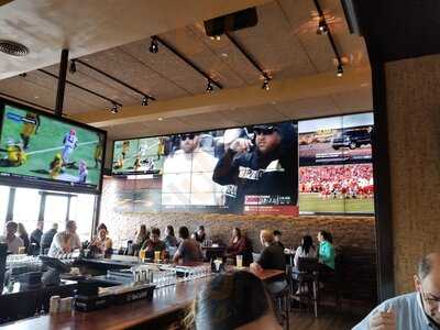 Tony C's Sports Bar & Grill