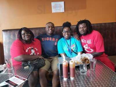 Harold's Chicken And Ice Bar