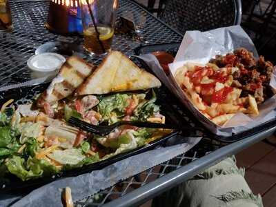 Harold's Chicken And Ice Bar