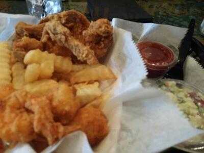 Harold's Chicken And Ice Bar