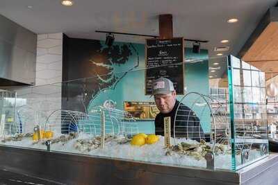 Locals Oyster Bar