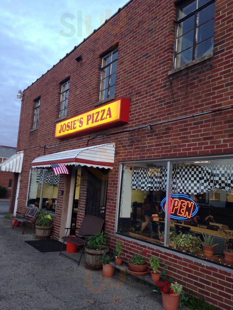 Josie's Pizza