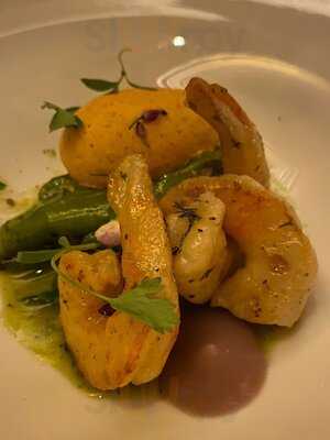 Elizabeth's Gone Raw